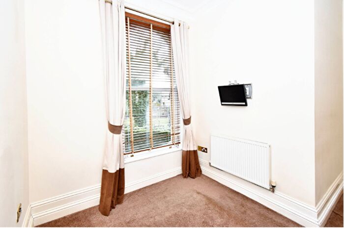2 Bedroom Apartment To Rent In Edgerton Road, Huddersfield, West Yorkshire, HD1