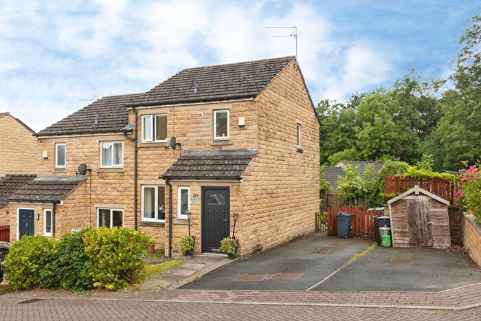 3 Bedroom Semi-Detached House For Sale In New Stead Rise, East Morton, Keighley, BD20