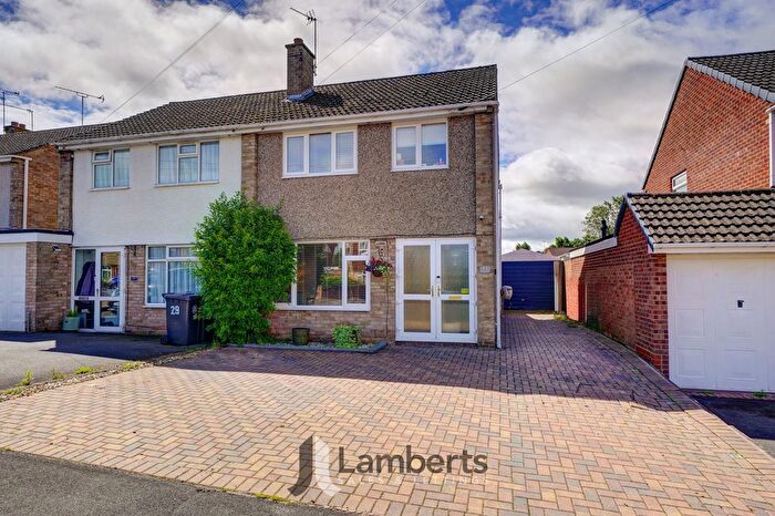 3 Bedroom Semi-Detached House For Sale In Augustine Avenue, Studley, B80