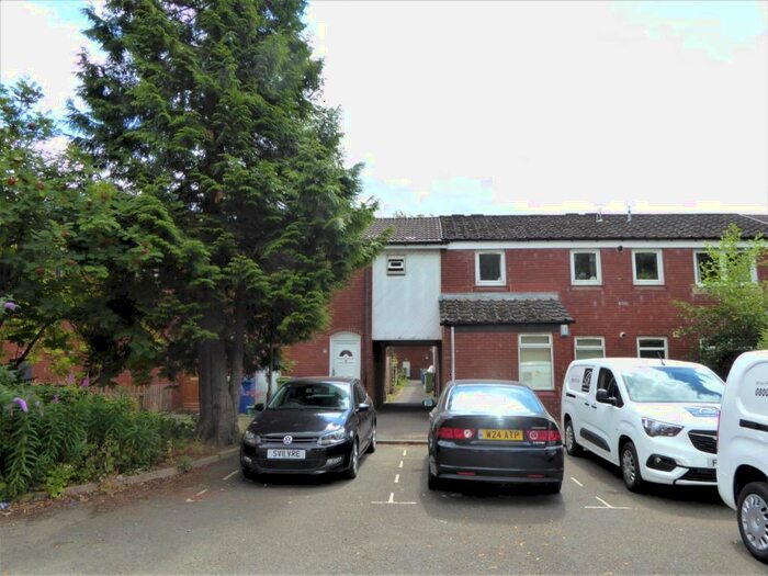 2 Bedroom Flat To Rent In Walker Court, Partick, Glasgow, G11