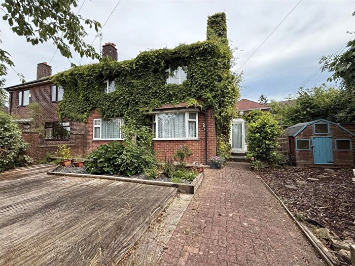 4 Bedroom Semi-Detached House For Sale In Bank Road, Carrbrook, Stalybridge, SK15