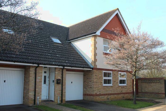 2 Bedroom Flat To Rent In Bourlon Wood, Abingdon, OX14