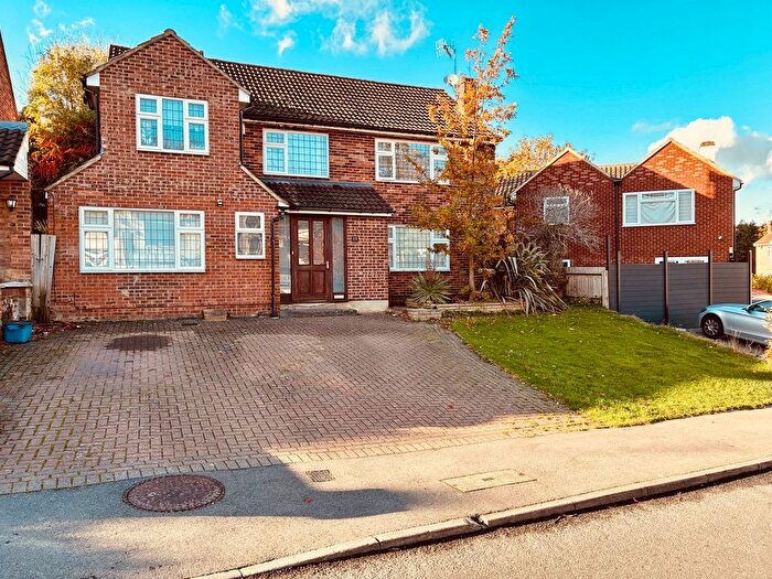 5 Bedroom Detached House For Sale In Little Potters, Bushey, WD23