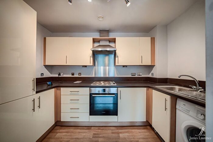 2 Bedroom Flat To Rent In Alfred Knight Way, Park Central, Birmingham City Centre, B15