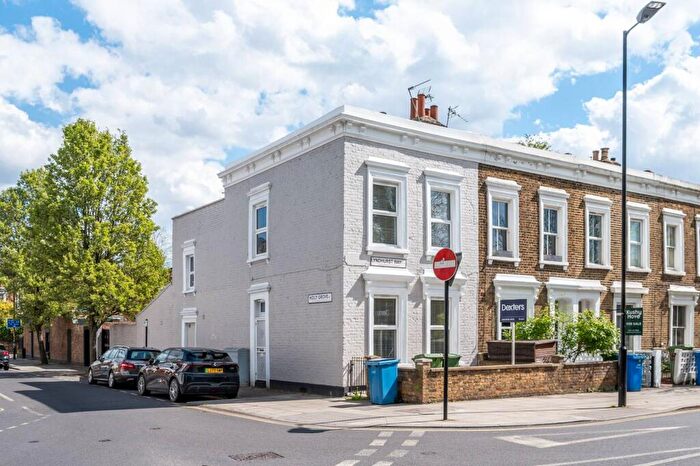 4 Bedroom House To Rent In Lyndhurst Way, Peckham Rye, London, SE15