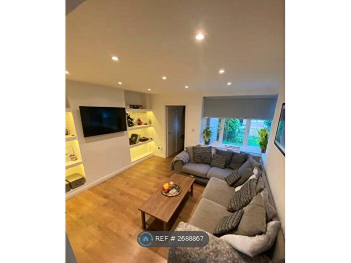 2 Bedroom Maisonette To Rent In Westwood Court, London, SW19