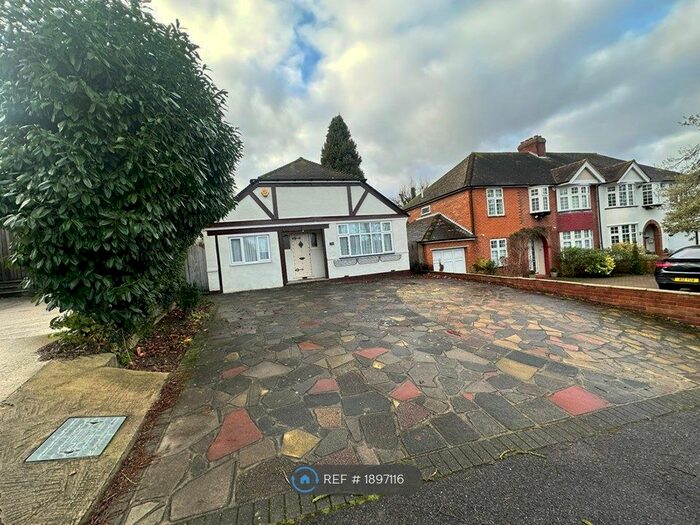 4 Bedroom Bungalow To Rent In Court Road, Orpington, BR6