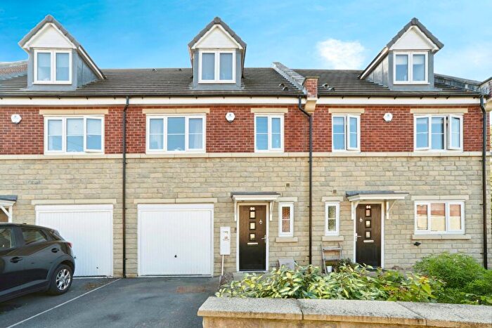 3 Bedroom Terraced House For Sale In Horsforde View, Leeds, LS13