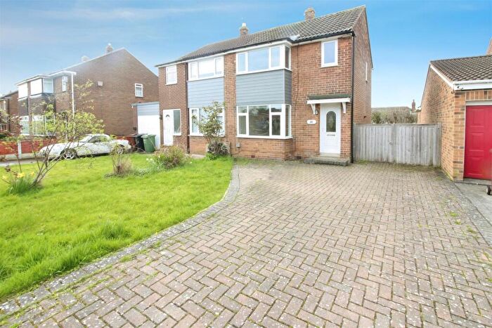 3 Bedroom Semi Detached House For Sale In Purbeck Grove, Garforth, Leeds, LS25