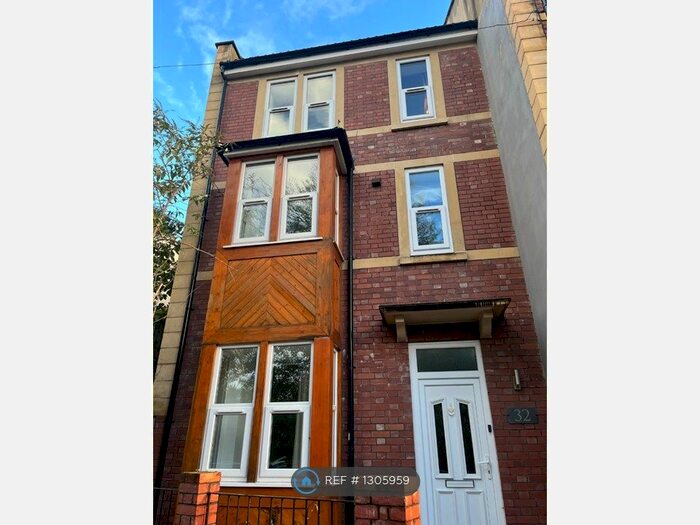 4 Bedroom Semi-Detached House To Rent In Cotswold Road North, Bristol, BS3