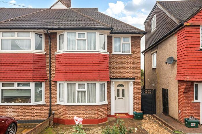 3 Bedroom End Of Terrace House For Sale In Kingsbridge Road, Morden, SM4