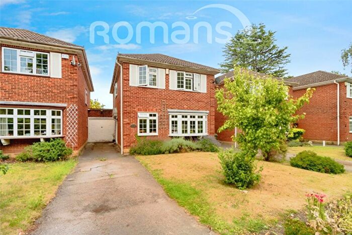 4 Bedroom Detached House To Rent In Courthouse Road, Maidenhead, SL6