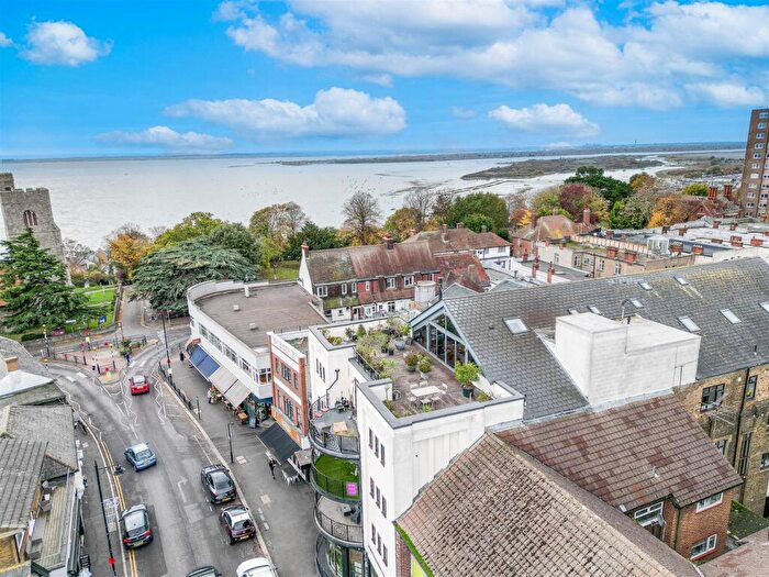 3 Bedroom Penthouse For Sale In Stirling Hall, Elm Road, Leigh-On-Sea, SS9