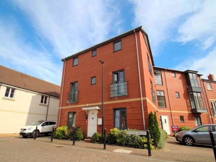 2 Bedroom Apartment To Rent In Comfrey House, Seacole Crescent, SN1