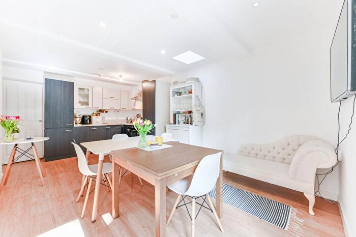 2 Bedroom Flat To Rent In Campden Road, South Croydon, CR2