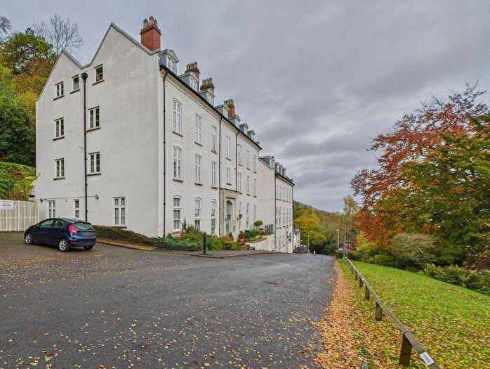 2 Bedroom Flat For Sale In Holywell Road, Malvern Wells, WR14