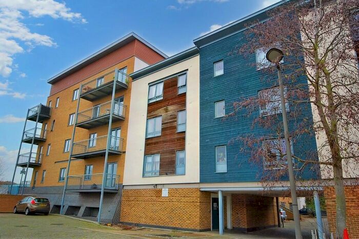 1 Bedroom Apartment To Rent In Quayside Drive, Colchester, Essex, CO2