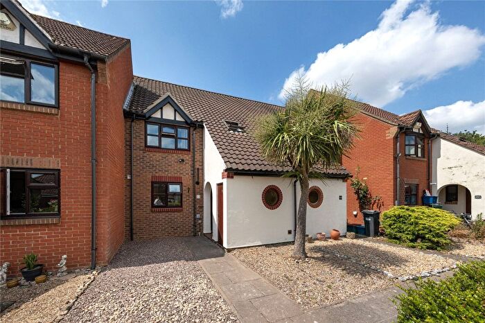 3 Bedroom Terraced House For Sale In Beaumont Place, Isleworth, TW7