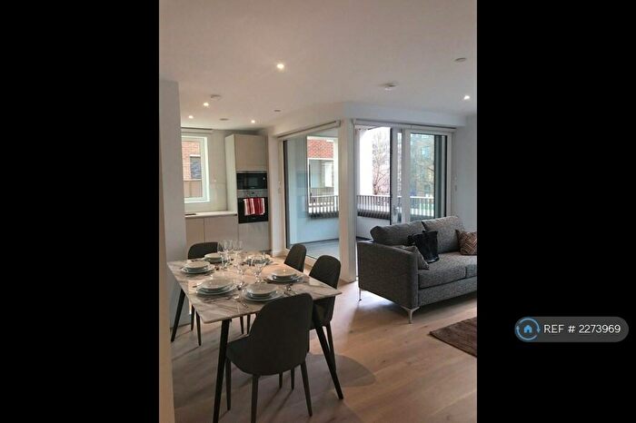 2 Bedroom Flat To Rent In Hurlock Heights, London, SE17