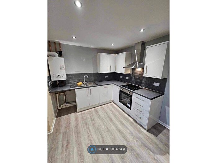 2 Bedroom Terraced House To Rent In Kew Close, West Bridgford, Nottingham, NG2