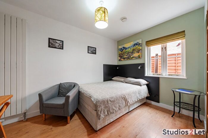 Studio To Rent In Finchley Road, London, NW3