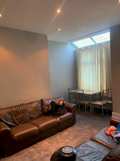 4 Bedroom Terraced House To Rent In Dickenson Road, Rusholme, Manchester, M14