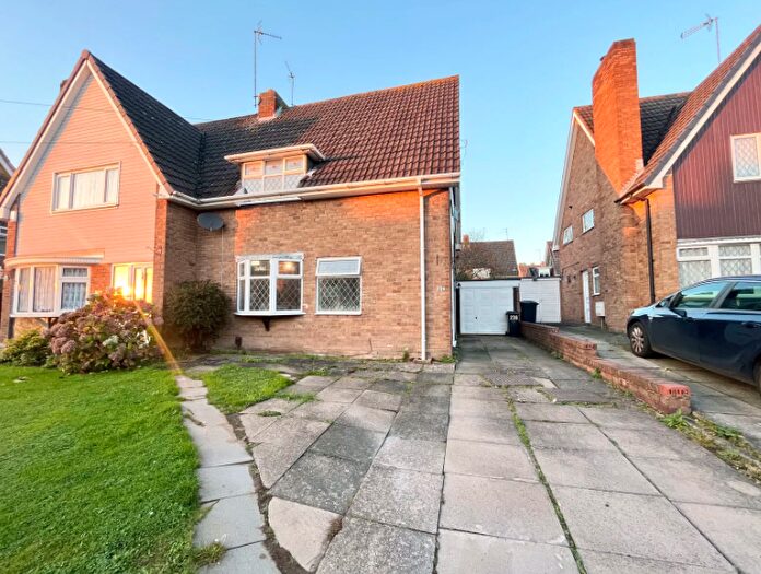 3 Bedroom Semi-Detached House To Rent In Russells Hall Road, Dudley, DY1