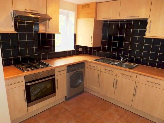 1 Bedroom Flat To Rent In Stourhead Gardens, Raynes Park, London, SW20