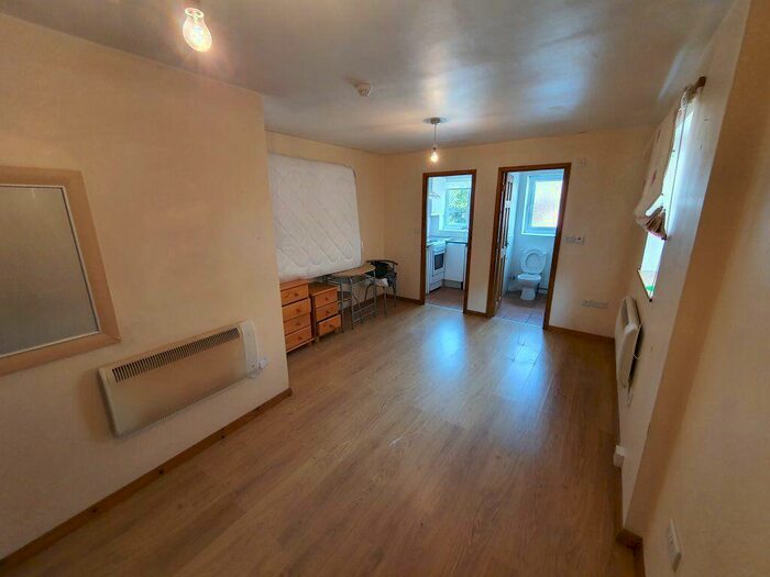 Studio To Rent In Flat, Derby, Derbyshire, DE1