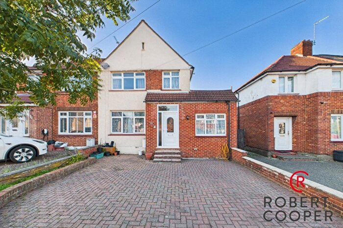 4 Bedroom Semi-Detached House For Sale In Woodlands Avenue, Ruislip, HA4