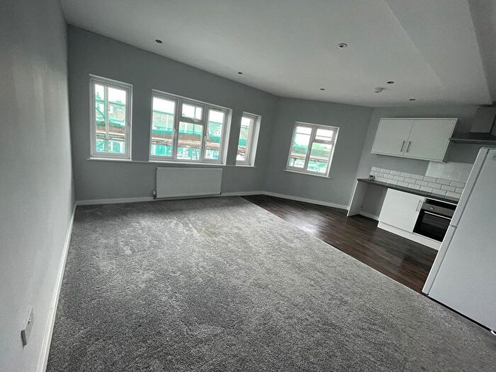 2 Bedroom Flat To Rent In Uxbridge Road, Uxbridge, UB10