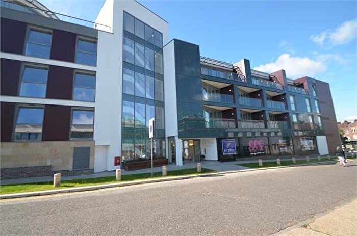 2 Bedroom Apartment To Rent In Flower Lane, Mill Hill, NW7