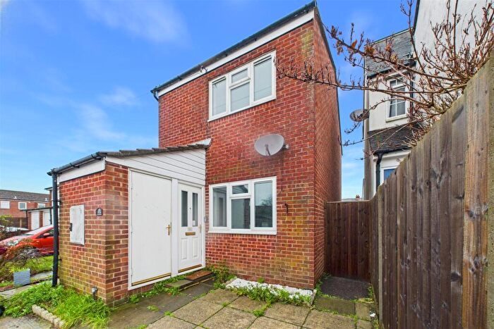 2 Bedroom End Of Terrace House For Sale In Victoria Road, Chichester, PO19