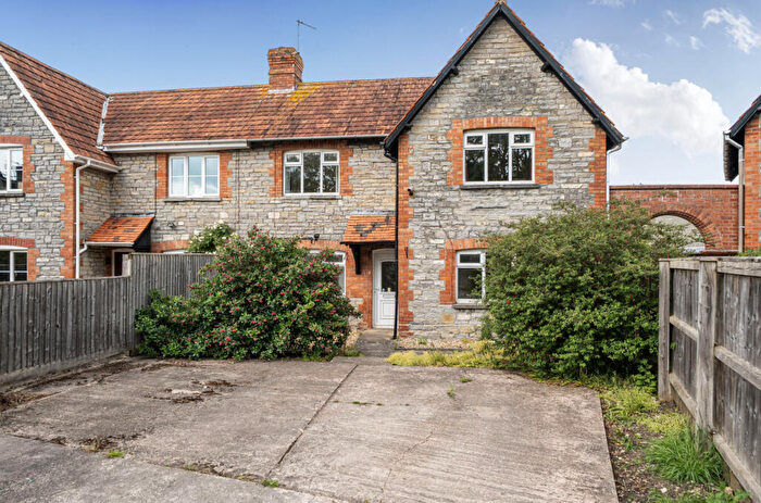 3 Bedroom Semi-Detached House For Sale In Merriman Gardens, Street, BA16