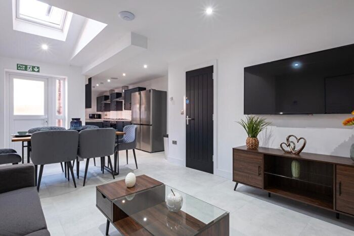 3 Bedroom Semi-Detached House To Rent In Sincil Bank, Lincoln, LN5