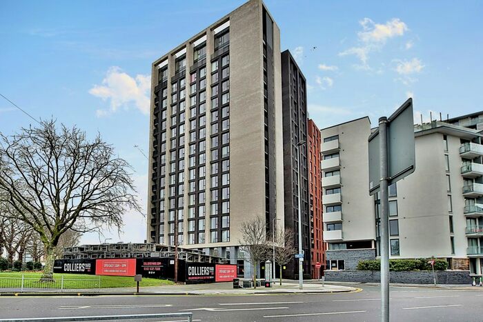 1 Bedroom Flat To Rent In Queen Street, Salford, M3