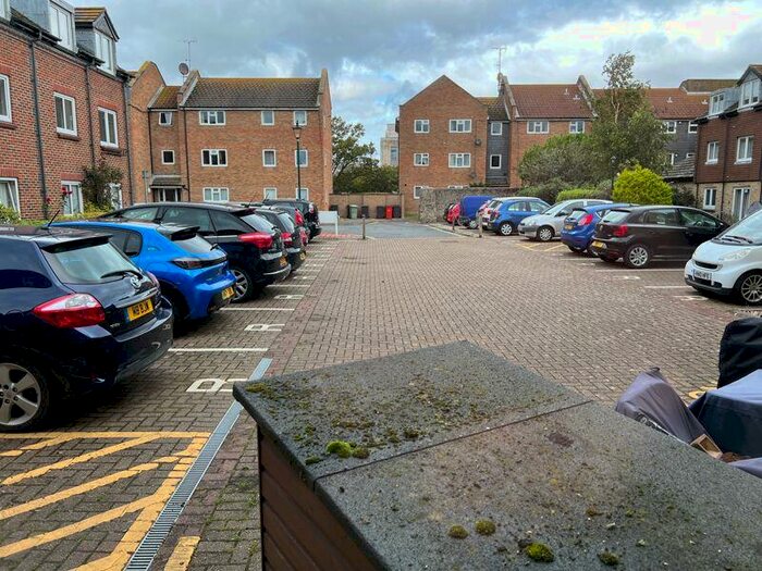 1 Bedroom Retirement Property For Sale In West Street, Bognor Regis, PO21