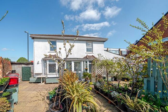 5 Bedroom Detached House For Sale In Slough, Berkshire, SL3