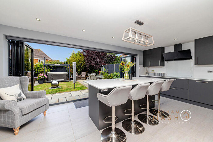 4 Bedroom Detached House For Sale In Honey Hill Drive, Deanshanger, MK19