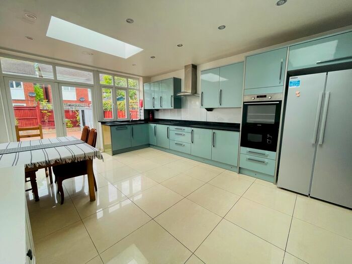 5 Bedroom Terraced House To Rent In Rostella Road, London, SW17