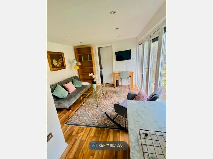 1 Bedroom Detached House To Rent In Panmure Road, London, SE26