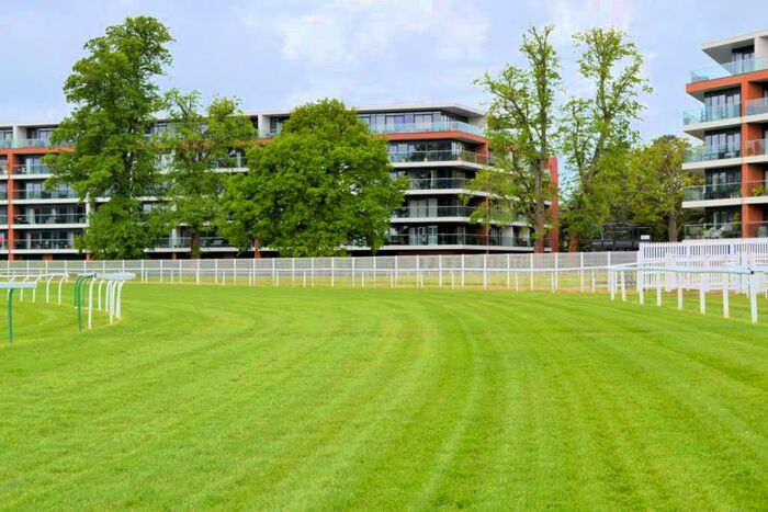 2 Bedroom Apartment To Rent In Racecourse Road, Newbury, RG14