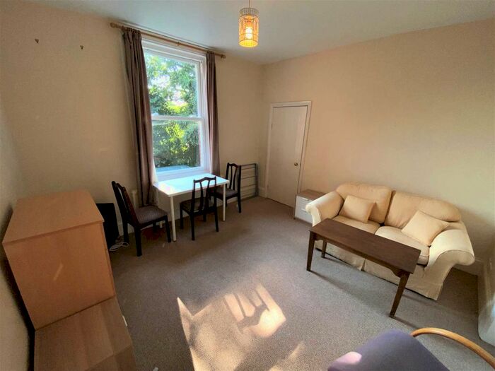 2 Bedroom Flat To Rent In St Thomas Hill, Canterbury, CT2