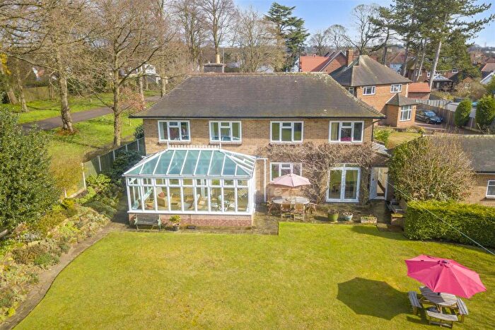 4 Bedroom Detached House For Sale In Winchester Avenue, Beeston, Nottingham, NG9