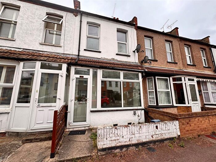 2 Bedroom Terraced House To Rent In Station Avenue, Southend-On-Sea, SS2