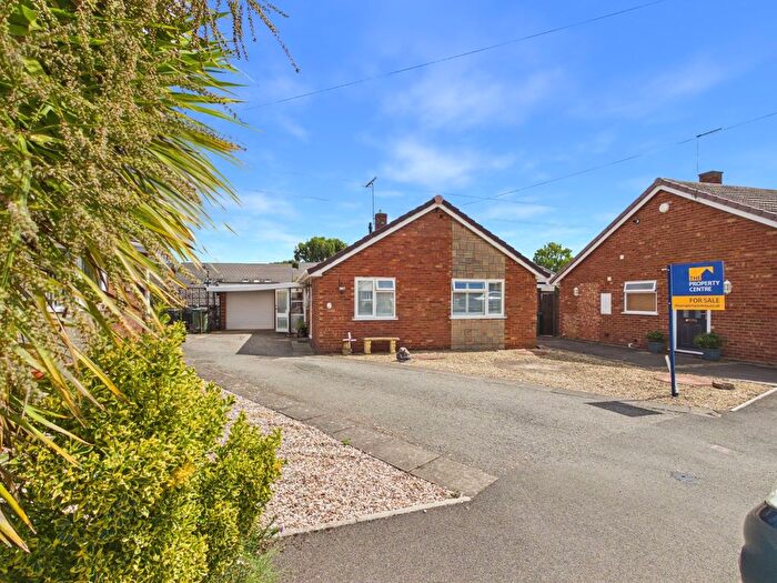 2 Bedroom Bungalow For Sale In The Spinney, Worcester, Worcestershire, WR2