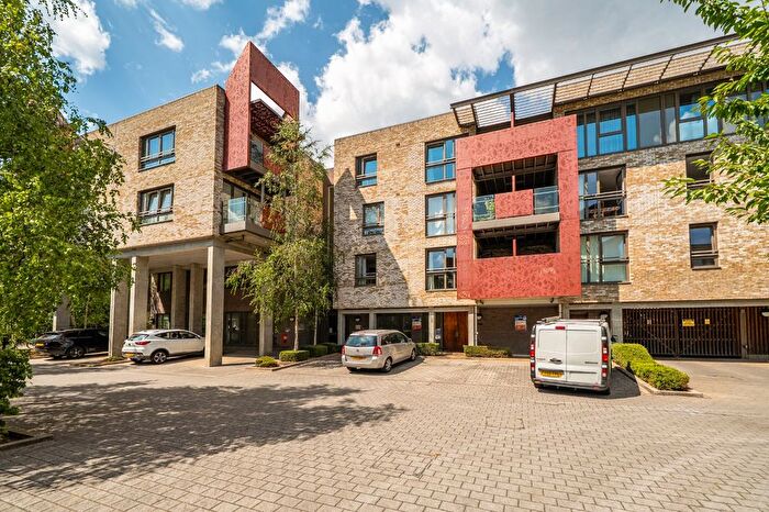 2 Bedroom Flat For Sale In Blondon Way, Rotherhithe, London, SE16