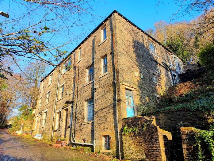 3 Bedroom Terraced House For Sale In - Staups Lane, Stump Cross, Halifax, HX3