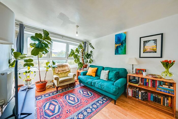 1 Bedroom Flat For Sale In Heylyn Square, London, E3