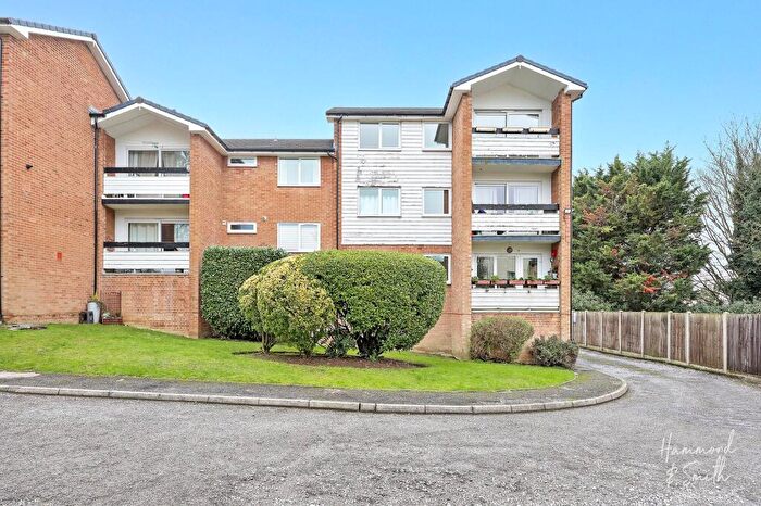 1 Bedroom Apartment For Sale In Cedar Court, Epping, CM16